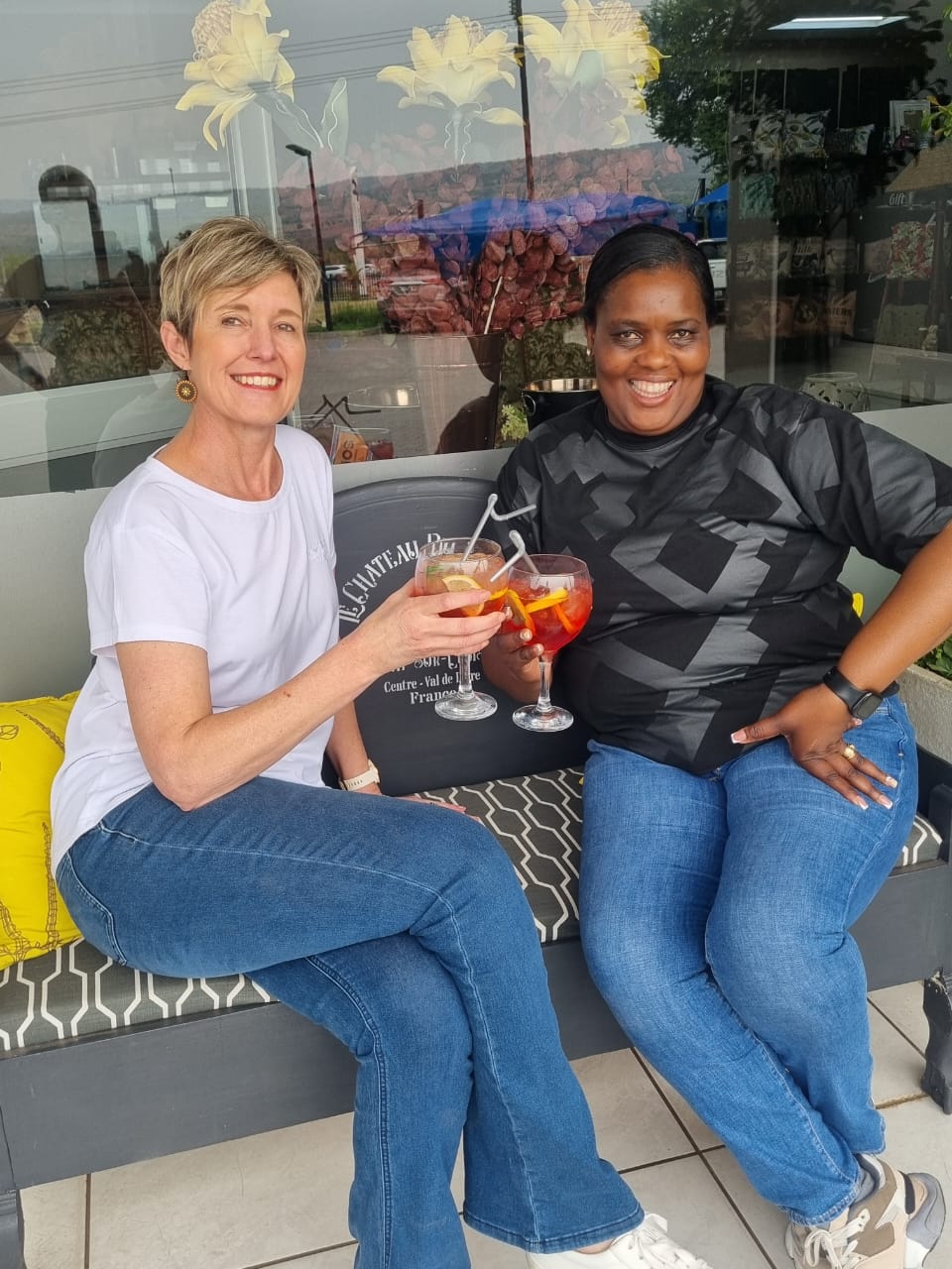 Guests enjoying mocktails at Biltong Padstal